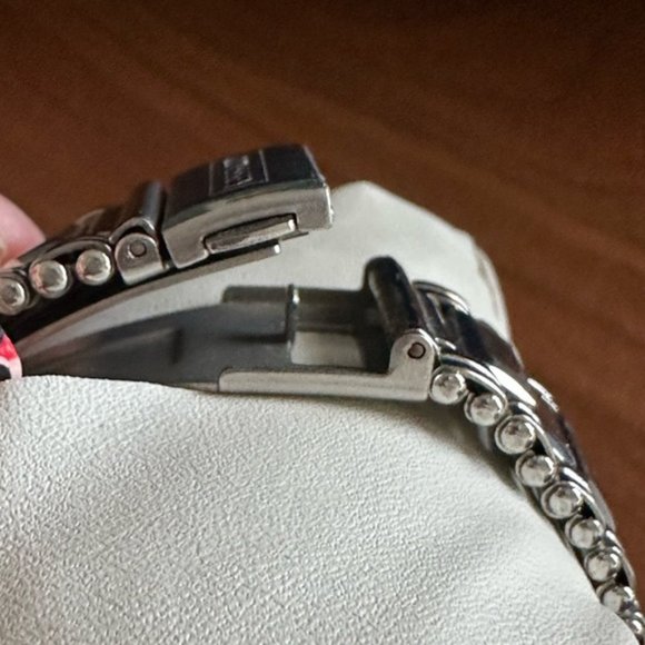 Odyssey Women's Stainless Steel Watch – Gently Used, Needs Battery, 3cm Face - Picture 6 of 13